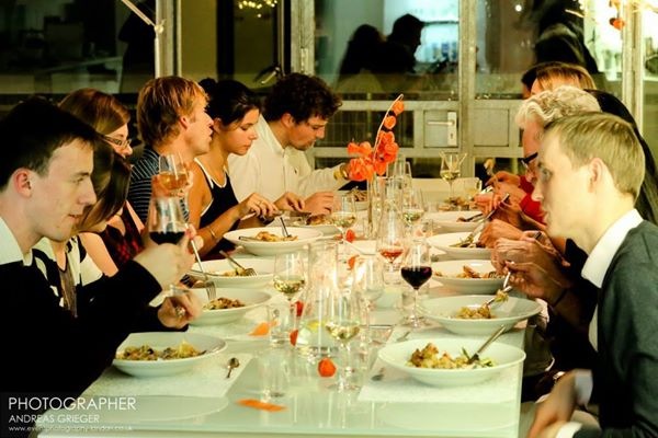 Supper Club_Tischrunde